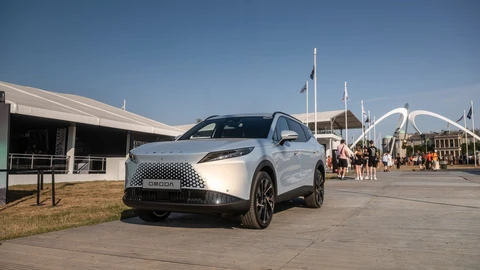 Omoda 7 SHS-P Noble Tech, glamour y tecnología en Goodwood
