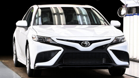Toyota Camry 10 millones se produjo hoy en la planta de Kentucky