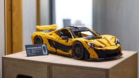 McLaren P1 es el nuevo modelo que se incorpora a la colección Technic de Lego