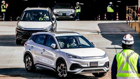 Recaló en Chile el BYD Changzhou que desembarcó 1.918 autos NEV