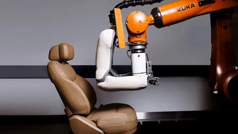 Jaguar Land Rover utiliza robots para probar los asientos de sus vehículos
