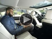 LeBron James logra vencer su miedo a los vehículos autónomos