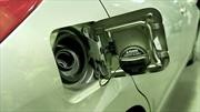 ¿De qué depende que los automóviles tengan el tapón de gasolina en el lado derecho o izquierdo?