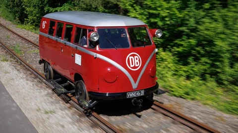La historia de una curiosa VW Combi Tren de 1955