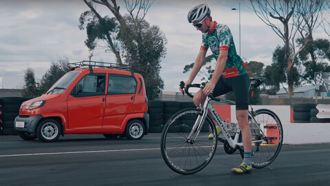 Video: carrera entre auto de bajo costo y bicicleta profesional