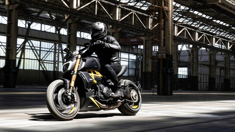 Aparece la nueva versión “Black and Steel” de la Ducati Diavel