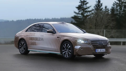 Mercedes-Benz lanzará sus primeros robotaxis sobre la nueva Clase S
