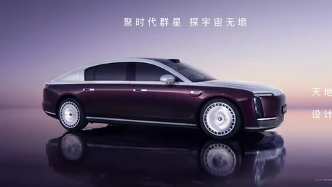 Maextro S800: el Rolls-Royce chino de JAC y Huawei