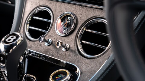¿Cuántas opciones de personalización ofrece Bentley a sus clientes?