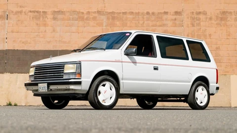 Alguien pagó más de 130 mil pesos por esta Plymouth Voyager 1989 con motor turbo