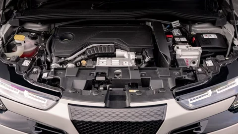 Stellantis llama a masivo recall por riesgo de incendio en sus modelos híbridos