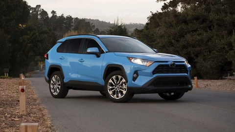 Los autos más vendidos del mundo en 2024: Tesla cae, Toyota sube y BYD coloca un modelo en el top 10