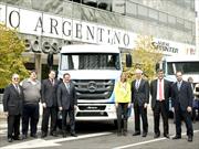 Mercedes-Benz inició la producción de dos nuevos camiones