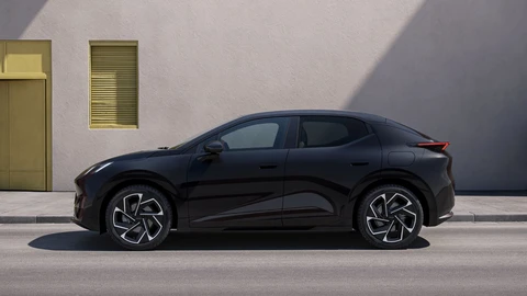 Lynk & Co actualiza el 02 para 2027 con más tecnología, confort y personalización