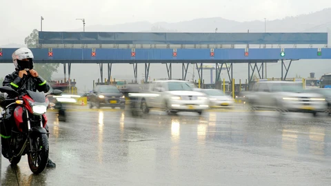 ¿Cómo afectan la lluvia, el calor y la altitud al carro? Consejos para conducir en Colombia