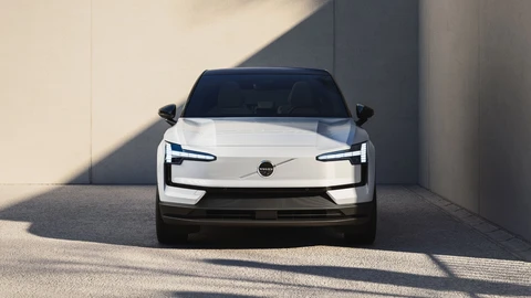 Volvo EX30 2027 se actualiza con más potencia, equipamiento y mejoras de software