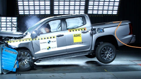 La nueva generación de la Mitsubishi L200 hace historia en LatinNCAP