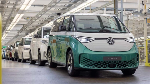 Volkswagen ya fabrica en Alemania al ID.Buzz