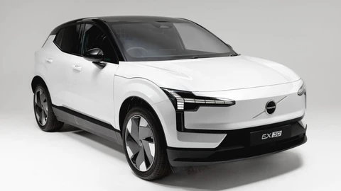 Ahora Volvo se une a la fiebre de los Cargo Van en Europa con su EX30