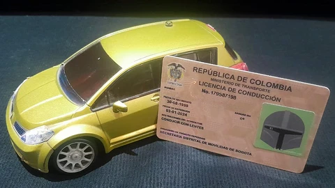 Cómo tramitar la primera licencia de conducción en Colombia en 2026: costos y requisitos