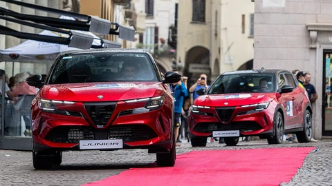 El Alfa Romeo Junior se estrena dinámicamente en la 1000 Miglia 2024