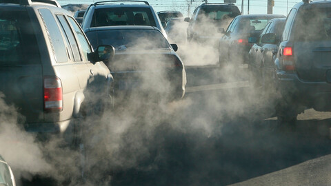 Provincia de Canadá prohibirá la venta de autos a gasolina o diésel a partir del 2035