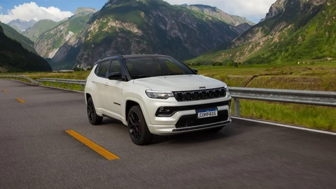 Jeep estrena en Chile el nuevo motor Hurricane 4 de la mano del Compass Blackhawk