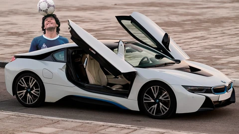 Aprovechá: se vende el BMW i8 de Diego Maradona