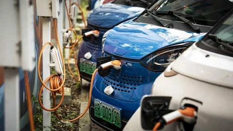 En China, 25% de los autos vendidos este año serán electrificados