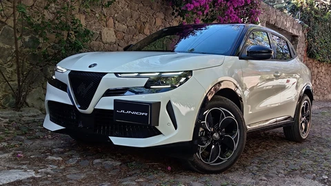 Alfa Romeo Junior 2026 llega a México, manejamos el Biscione de entrada, conoce precios y versiones