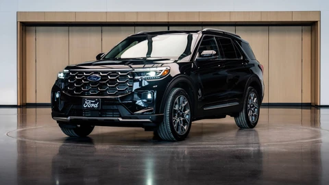 Ford Explorer híbrida personalizada llega al Vaticano: el Papa León XIV recibe SUV hecho en Chicago