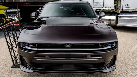 Dodge Charger 2027 gana personalidad con el nuevo color Red Oxide