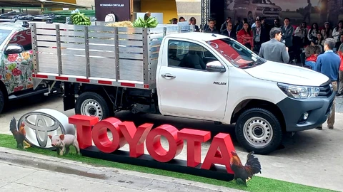 Toyota Hilux Cargomax, una solución que podría servir en Argentina