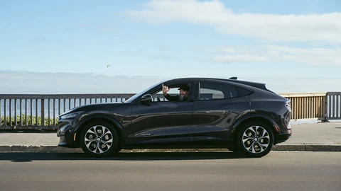 No, las baterías de un EV no duran 3 años y menos de 50,000 km. Este Ford lleva más de 400,000 km