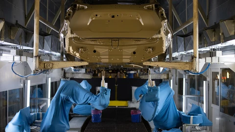 Nissan suma robots en su fábrica de Resende