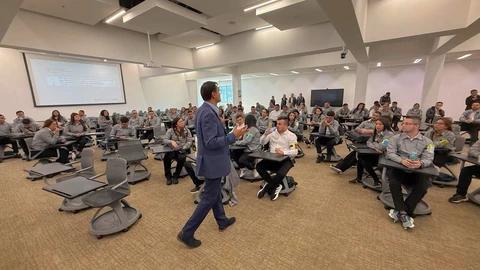 Mazda de Colombia premia a los mejores especialistas de su red en el concurso Maztech 2026