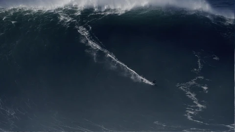 Sebastian Steudtner, el surfista de la ola más grande del mundo, es colaborador de Porsche