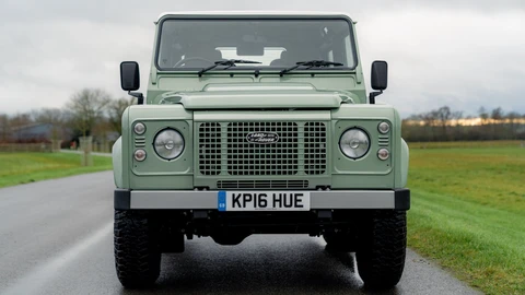 Land Rover Defender Heritage Edition, subastan la última unidad de este clásico