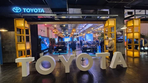 ¿En qué consiste la estrategia Multivías de Toyota?