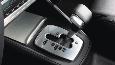 ¿Cuál fue el primer auto con transmisión automática de doble embrague?