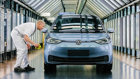 Volkswagen suspende la producción de la versión de entrada del ID.3