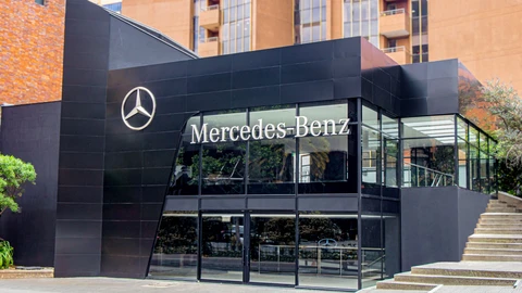 Mercedes-Benz Cars inaugura concesionario en la zona financiera