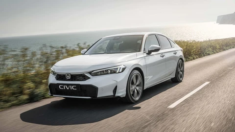 Honda Civic e:HEV 2025 recibe facelift en Europa: novedades, precio y ¿cuándo llega a México?