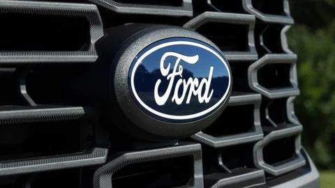 Ford introduce su nuevo logo en la F-150 2024 y nadie se dio cuenta