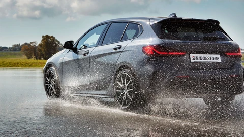 Todo lo que debes saber sobre el Aquaplaning