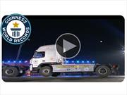 Mirá como se logra el Récord Guinness de estacionamiento con un camión