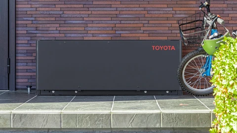 Toyota crea una planta de luz domestica que se alimenta de los autos electrificados y del