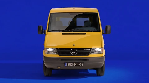 Mercedes-Benz Sprinter celebra 30 años con exhibición y edición especial