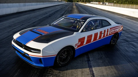 Dodge Charger Hustle Stuff Drag Pak 2026, regresa el V8 para uso exclusivo en pista