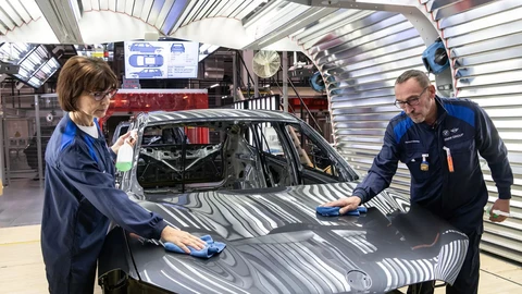 La Inteligencia Artificial comienza a tomarse las plantas de producción de autos